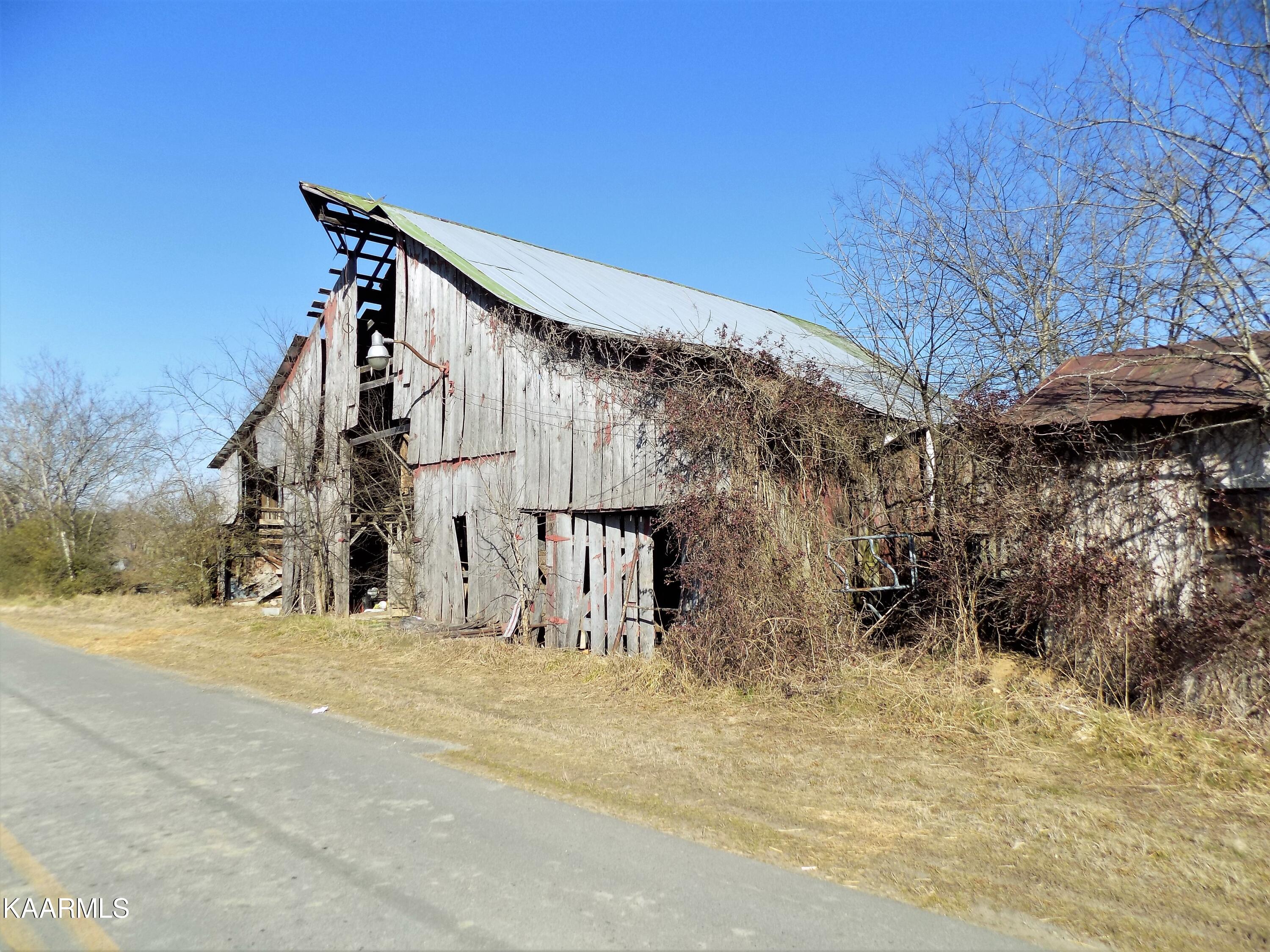 1482 Reed Bull Road New Market, TN 37820 - Photo 30 of 40 Barn