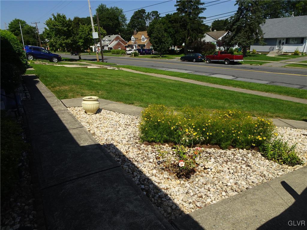 2155 Catasauqua Road Bethlehem, PA 18018 - Photo 5 of 29 Gallery Image 5