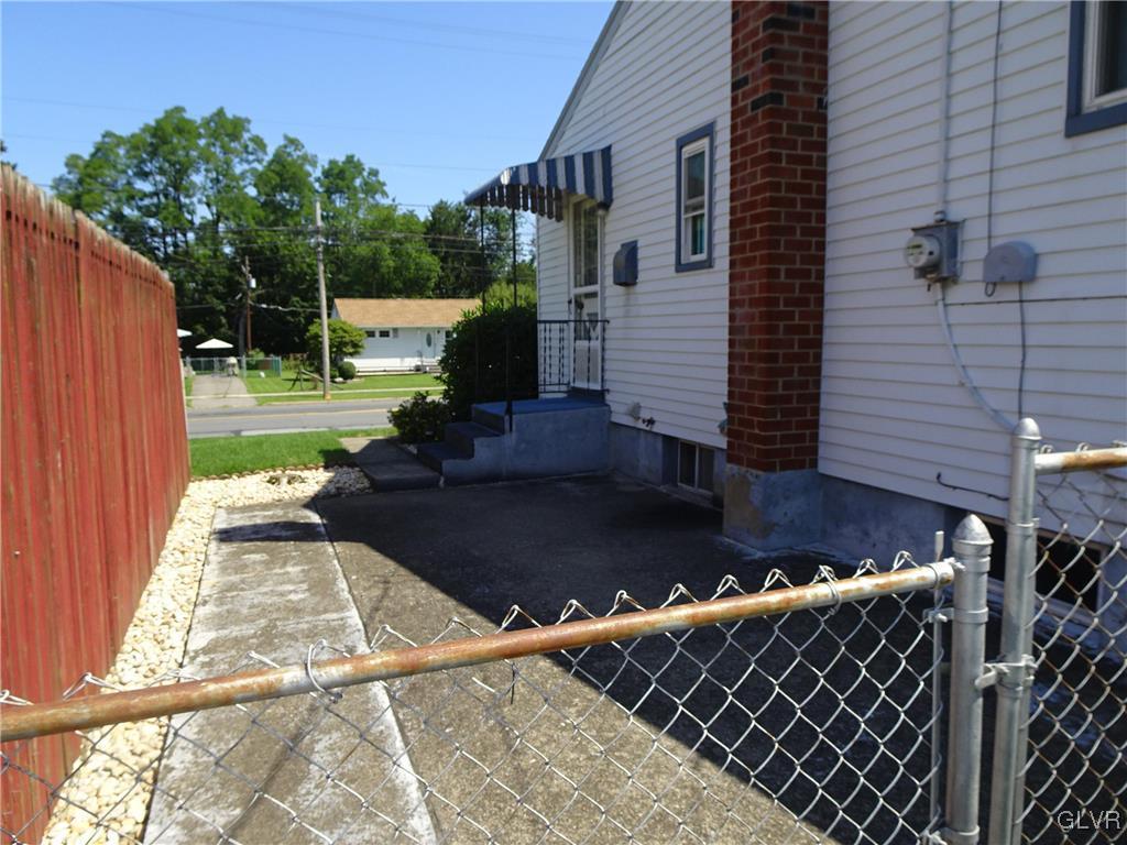 2155 Catasauqua Road Bethlehem, PA 18018 - Photo 7 of 29 Gallery Image 7