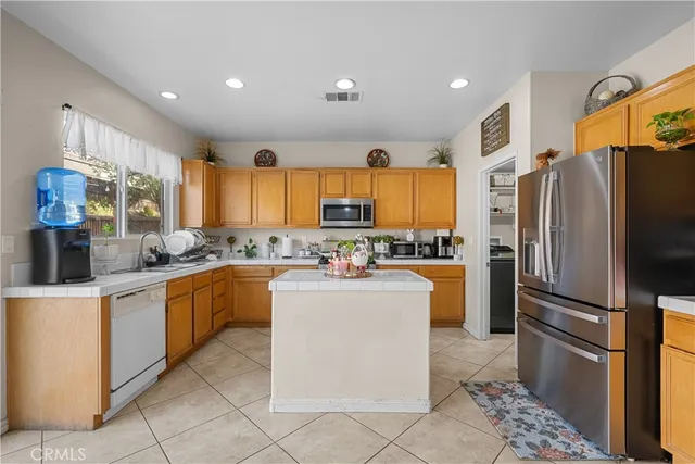 $569,900 | 36842 Aristo Place, Palmdale, CA 93550