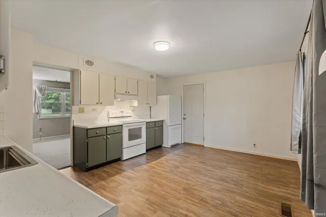 $178,900 | 23585 Forrestview Avenue, Elkhart, IN 46517