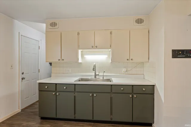 $178,900 | 23585 Forrestview Avenue, Elkhart, IN 46517