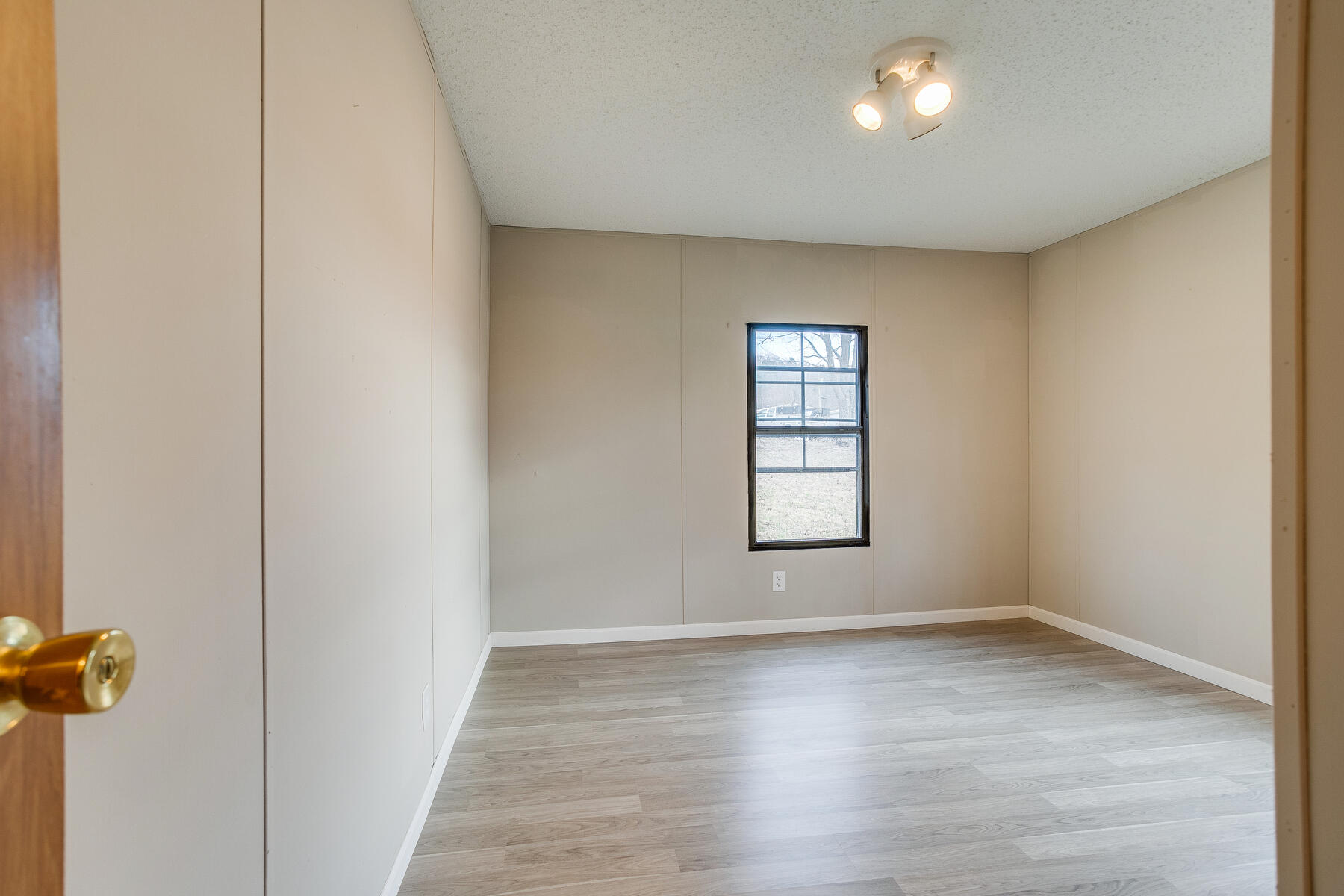 662 Conklin Road Jonesborough, TN 37659 - Photo 22 of 34 Bedroom