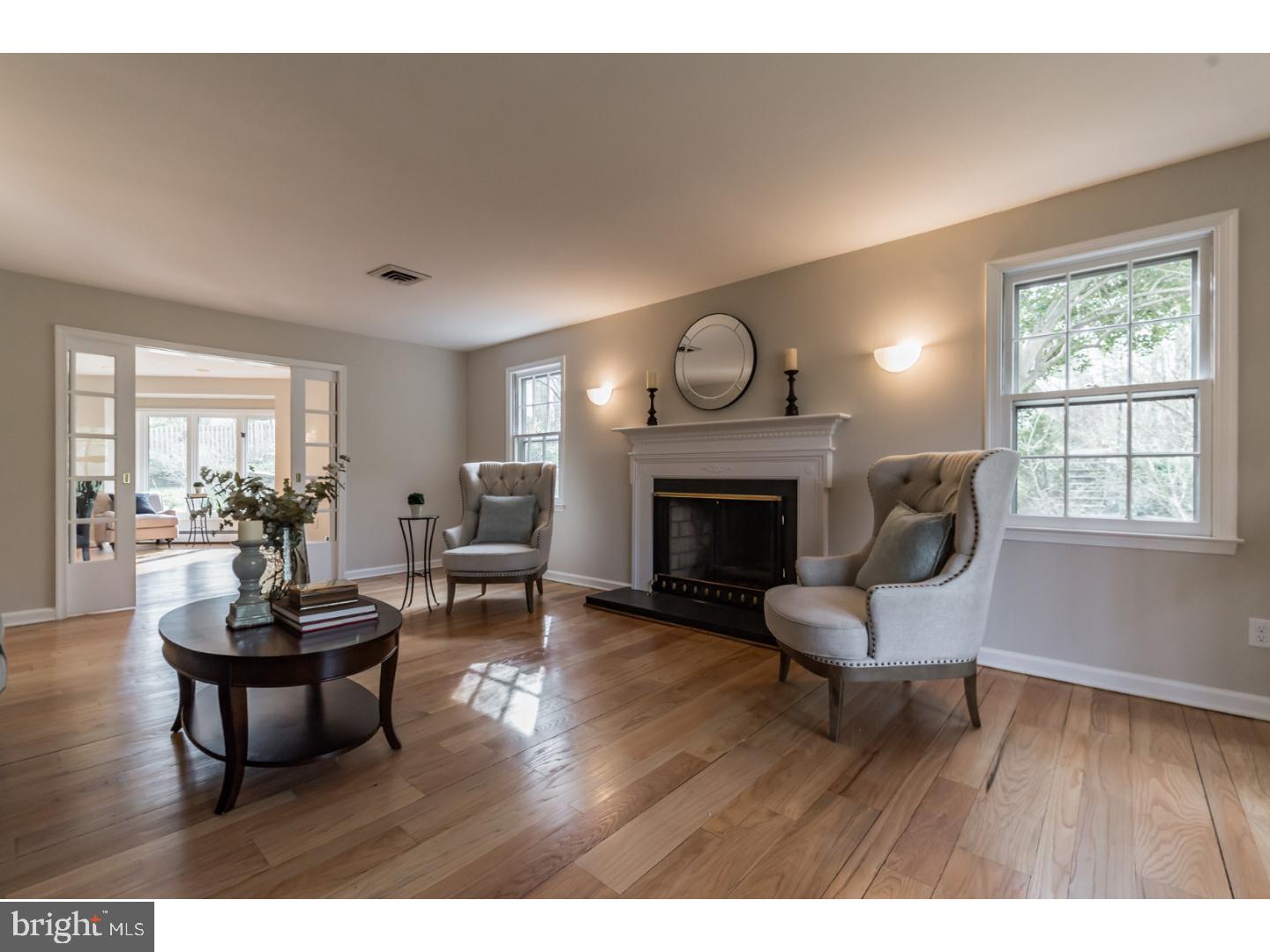 844 Old State Road Berwyn, PA 19312 - Photo 6 of 25 Living Room