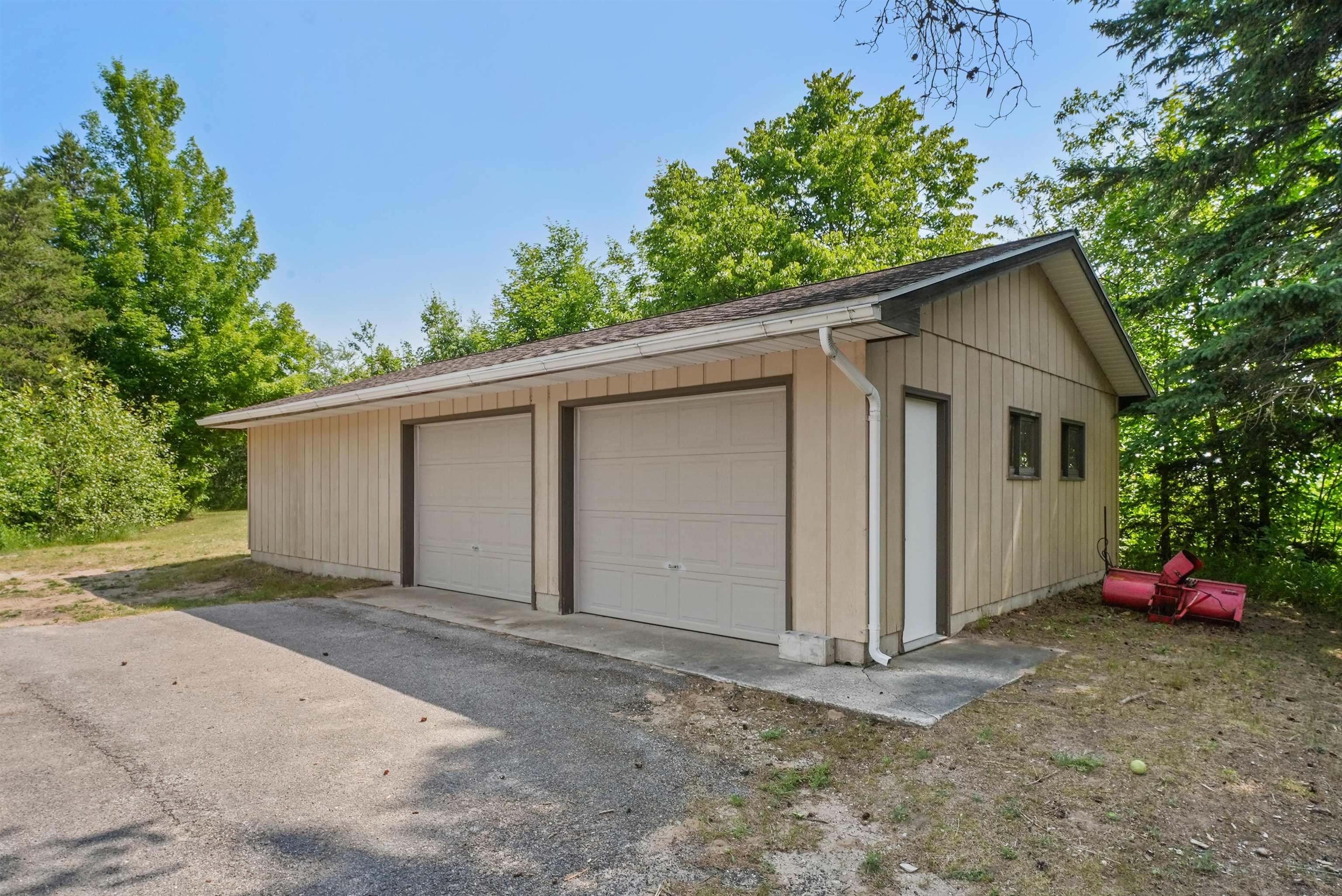 8101 East Pleasant Hill Road Suttons Bay, MI 49682 - Photo 22 of 59