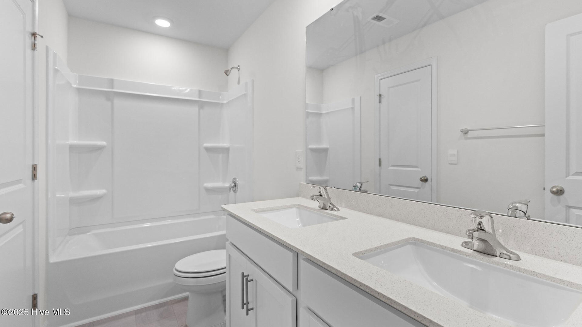 1096 Queensland Lane Ayden, NC 28513 - Photo 22 of 27 26-web-or-mls-8Y3A0538