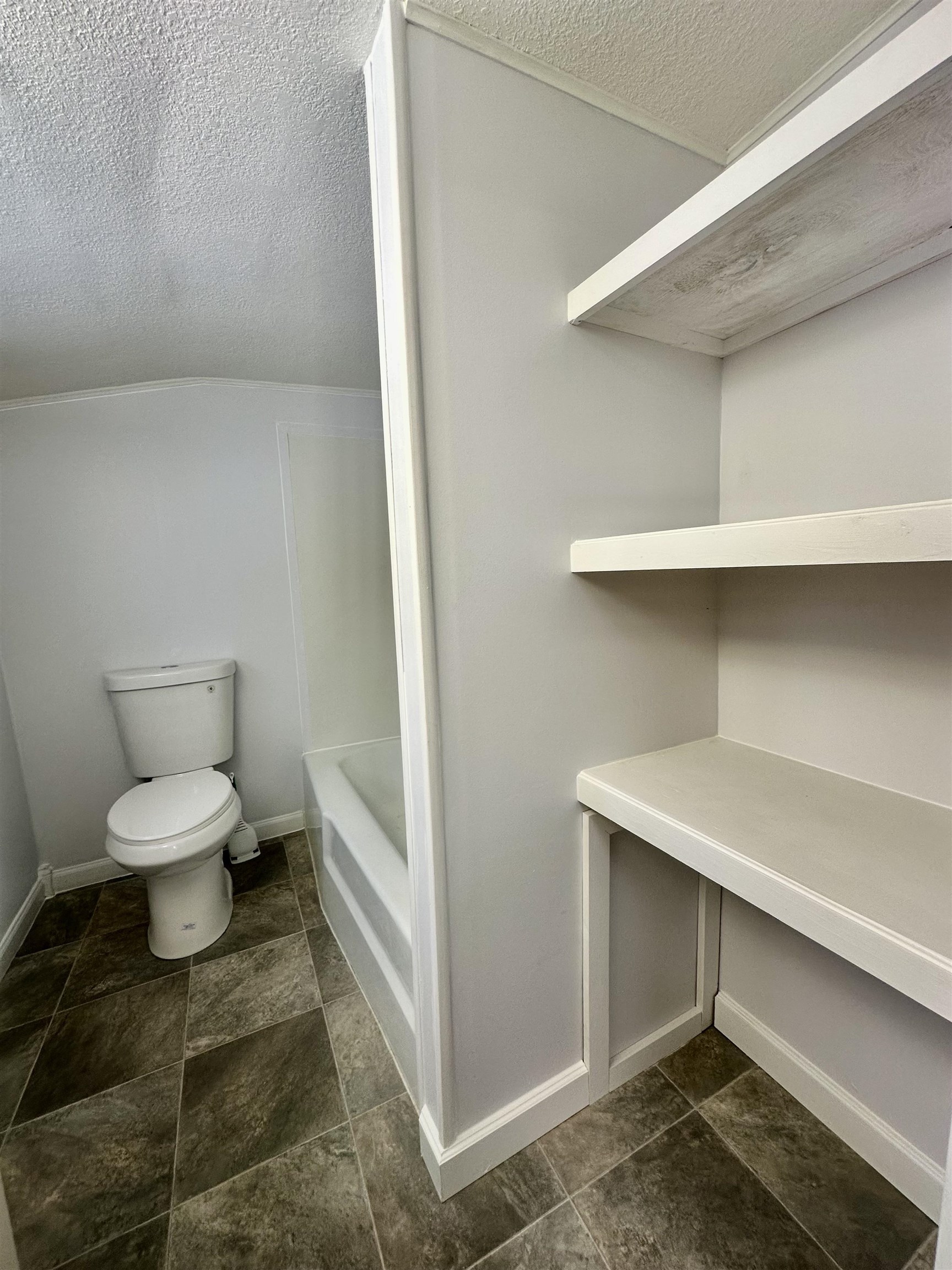 307 Clinton Street Auburn, IN 46706 - Photo 12 of 25