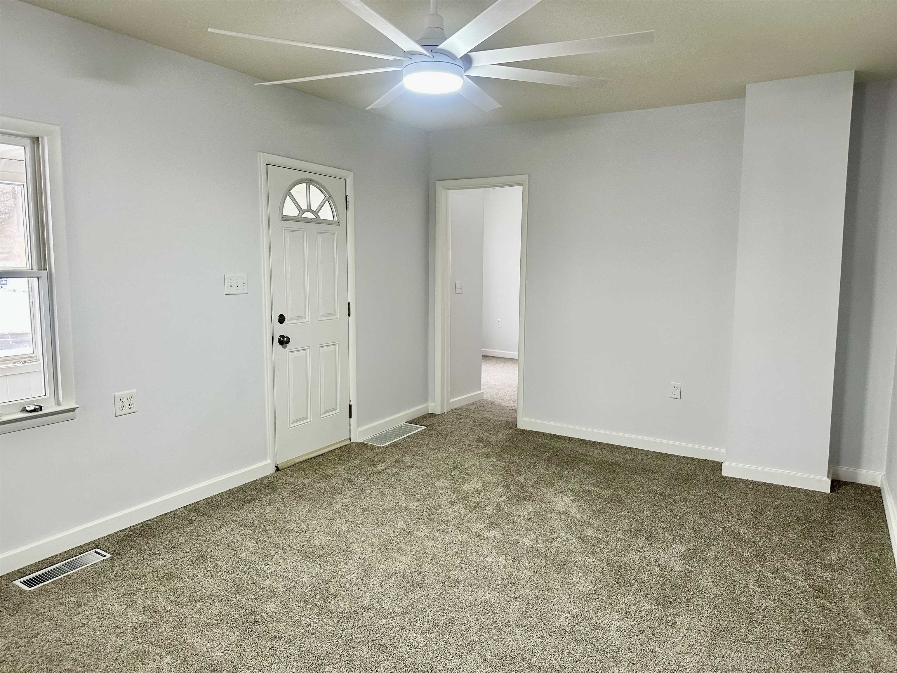 307 Clinton Street Auburn, IN 46706 - Photo 5 of 25