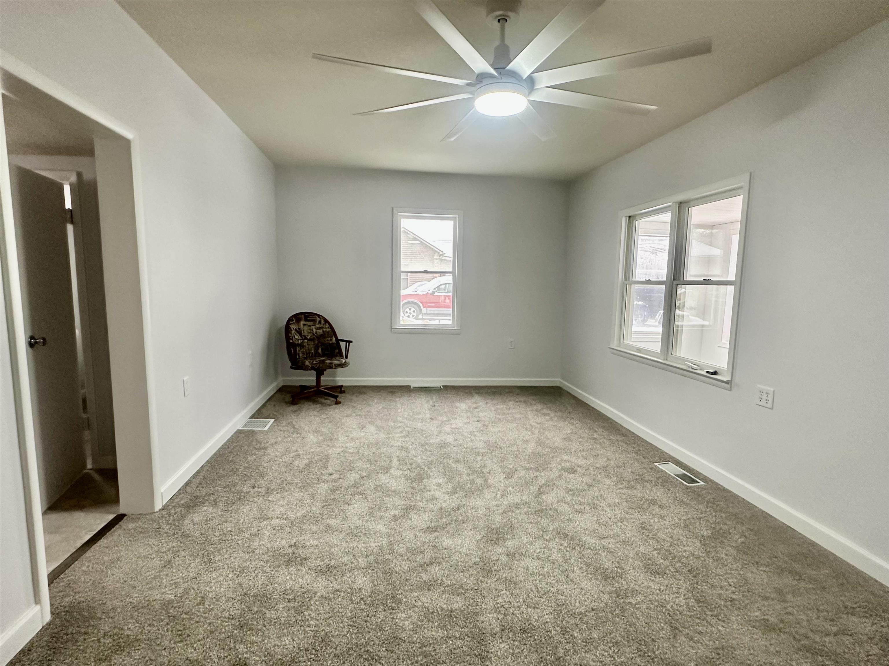 307 Clinton Street Auburn, IN 46706 - Photo 6 of 25