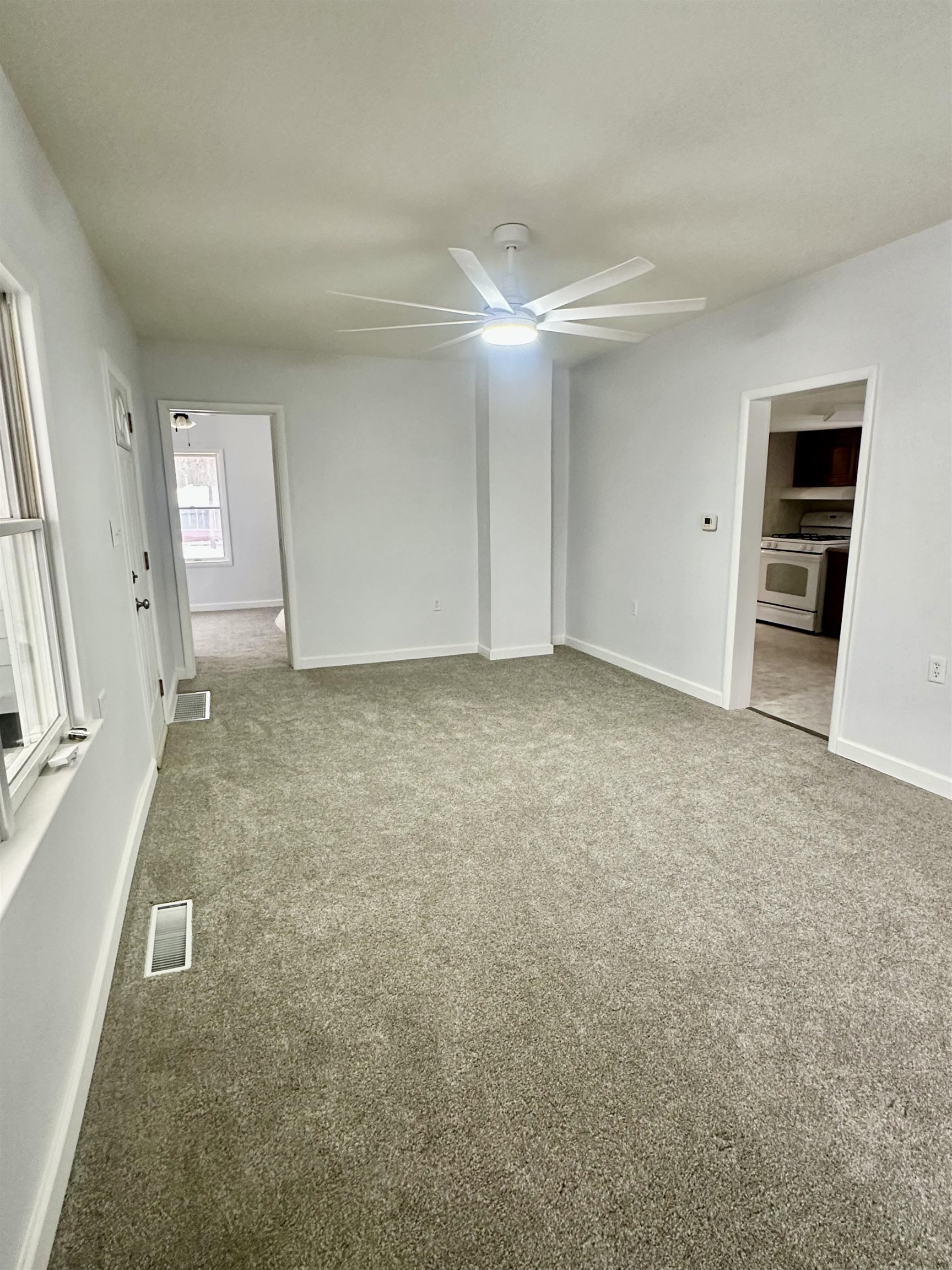 307 Clinton Street Auburn, IN 46706 - Photo 8 of 25