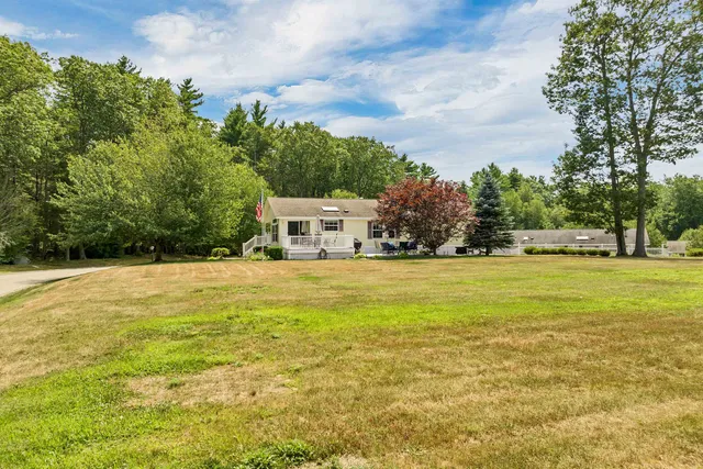 $415,000 | 41 Holly Circle, North Hampton, NH 03862