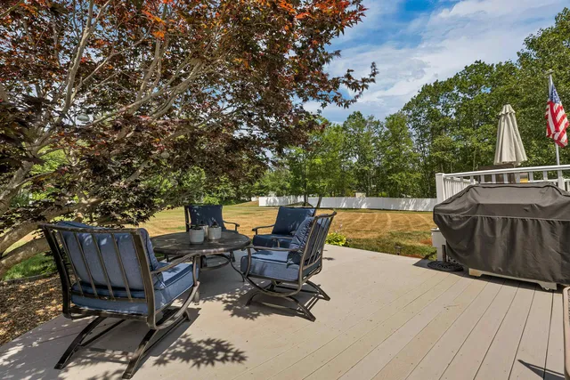 $415,000 | 41 Holly Circle, North Hampton, NH 03862