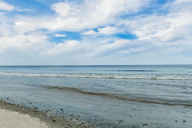 $415,000 | 41 Holly Circle, North Hampton, NH 03862