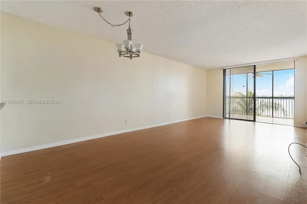 $2,100 | 110 Lake Emerald Drive, Unit 404, Oakland Park, FL 33309