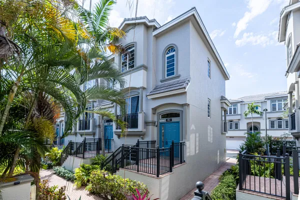 $3,750 | 1813 Coral Heights Lane, Unit 1813, Oakland Park, FL 33308