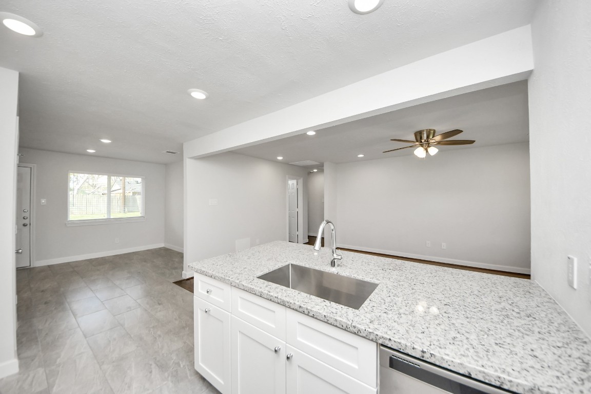 6934 Neff Street Houston, TX 77074 - Photo 11 of 32