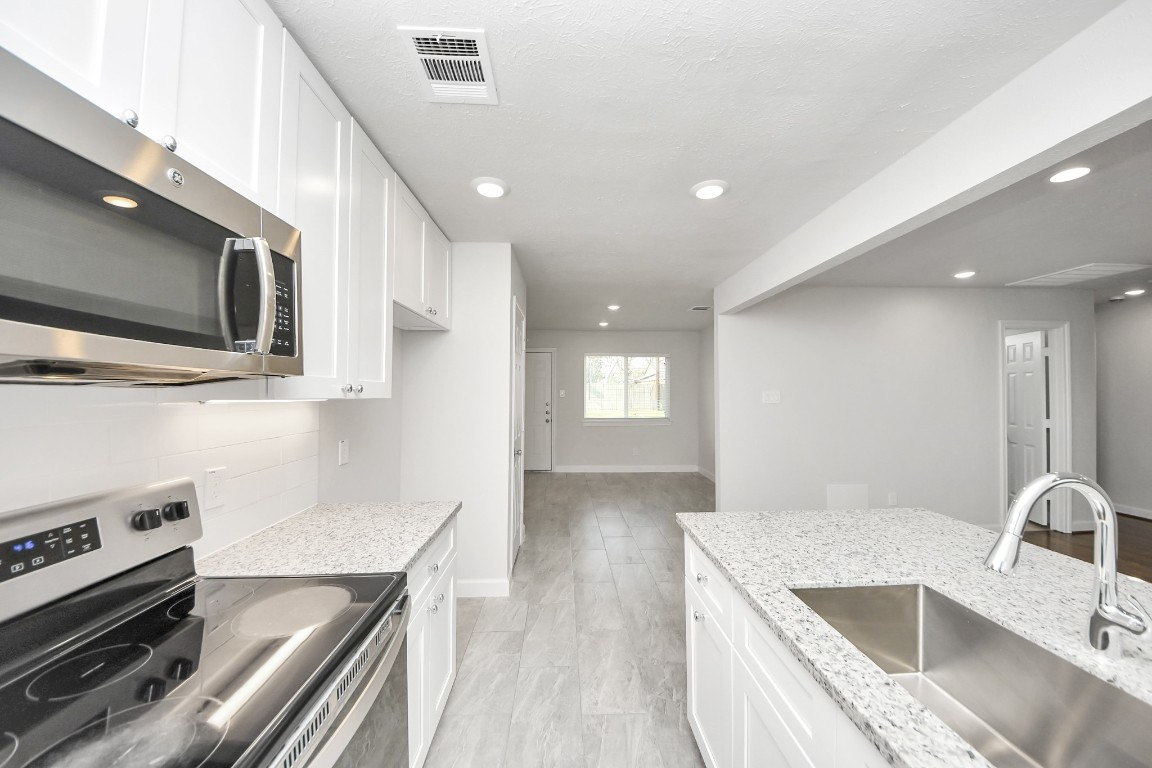 6934 Neff Street Houston, TX 77074 - Photo 12 of 32