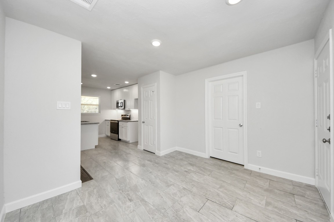 6934 Neff Street Houston, TX 77074 - Photo 17 of 32