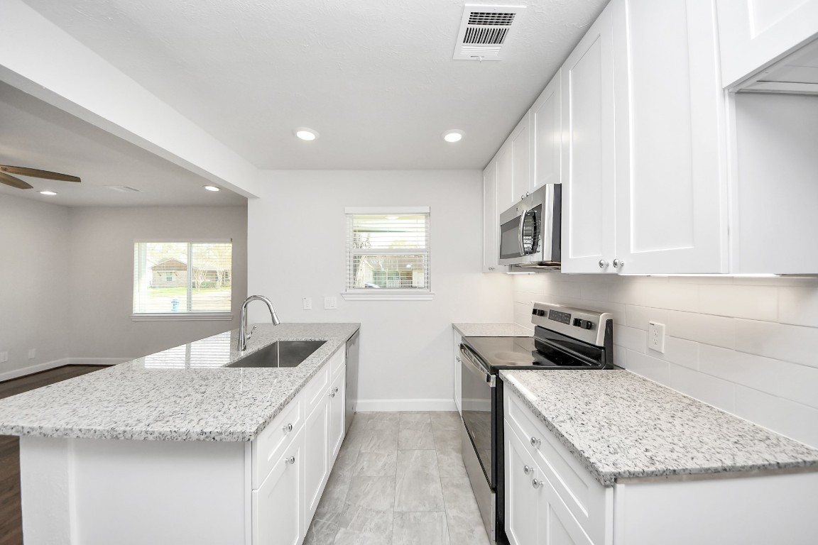 6934 Neff Street Houston, TX 77074 - Photo 8 of 32