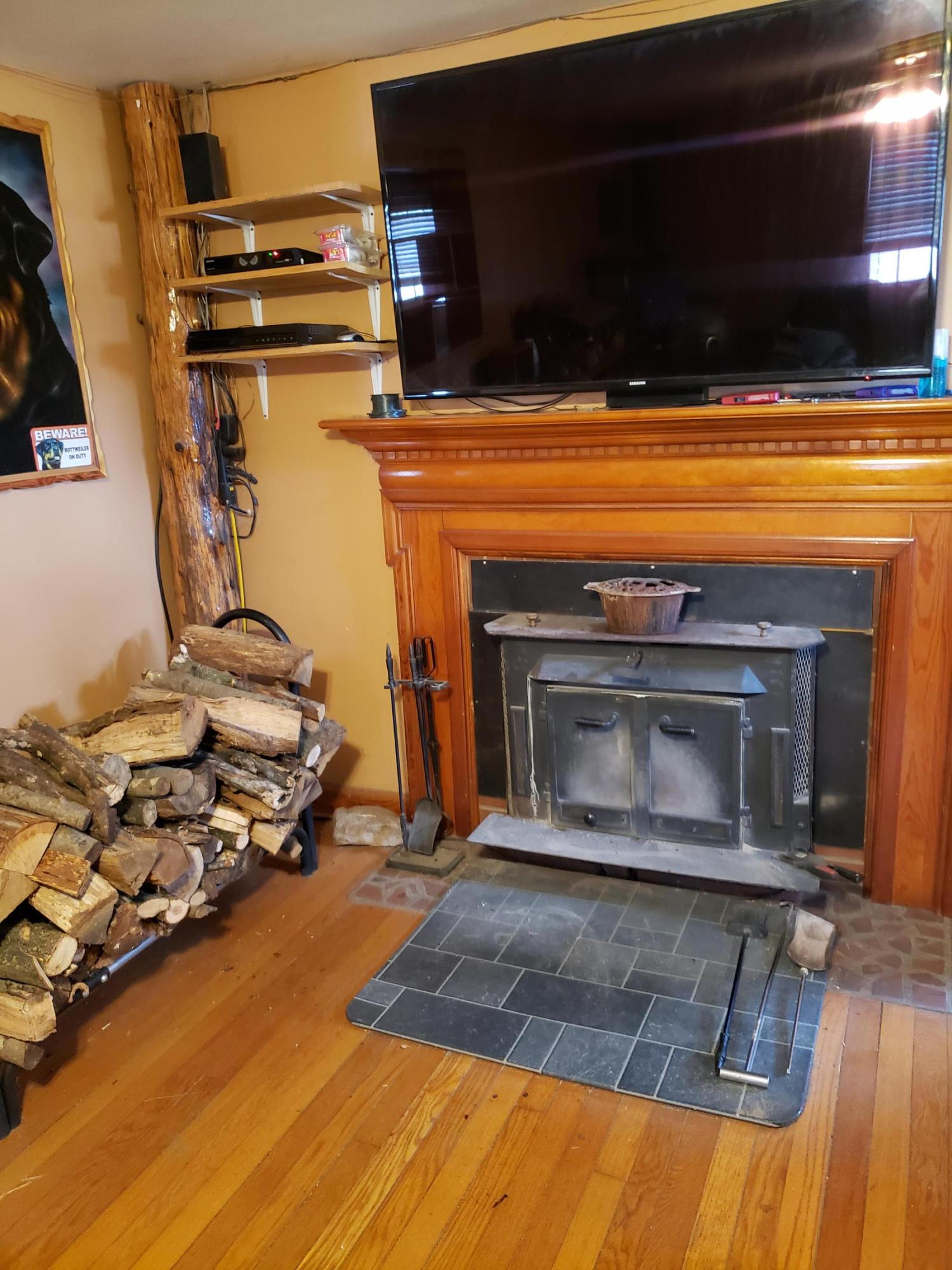 1414 Angle Plantation Road Rocky Mount, VA 24151 - Photo 3 of 29 3 Living Room