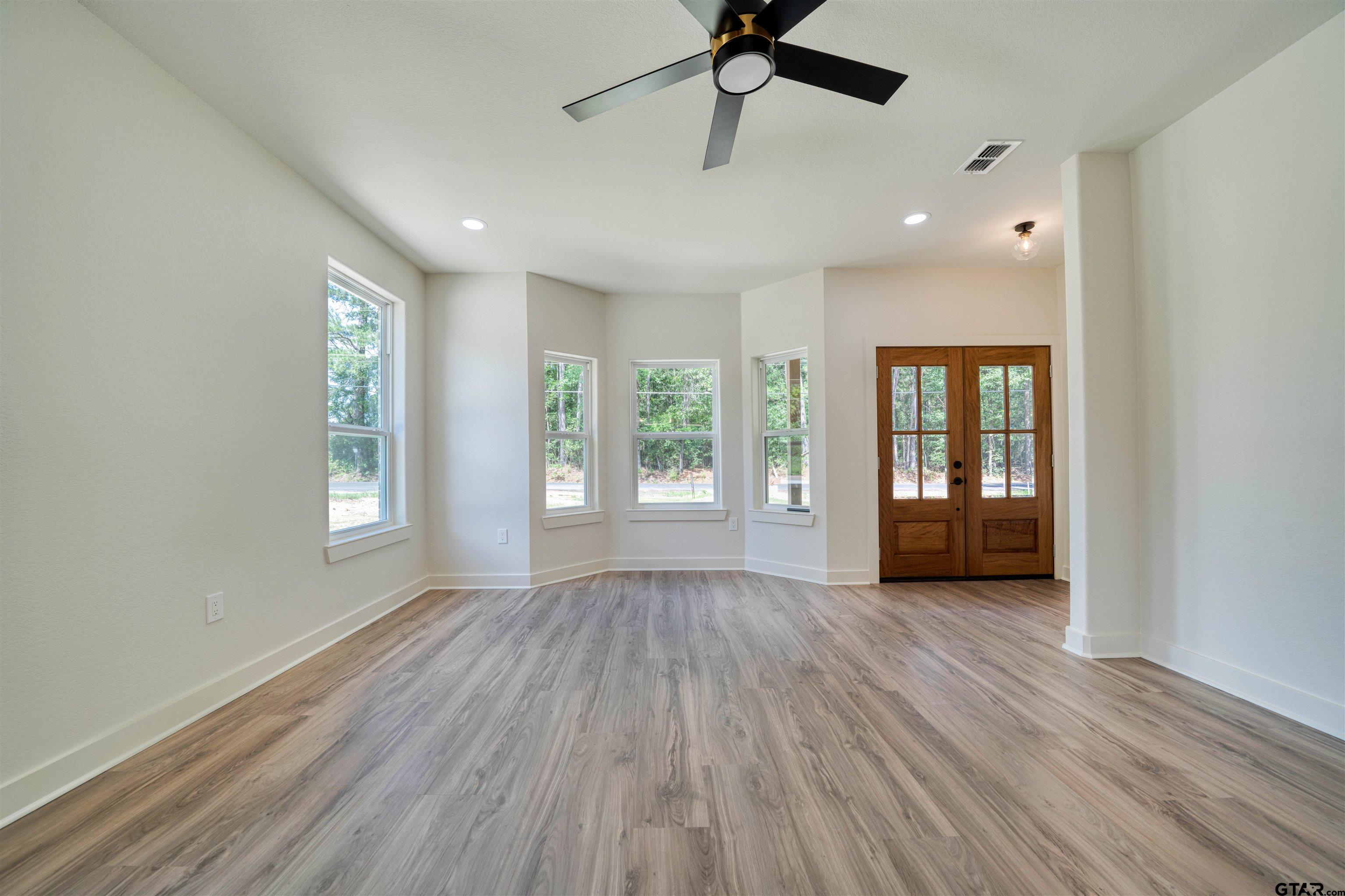 1219 Cherokee Street Longview, TX 75604 - Photo 9 of 44