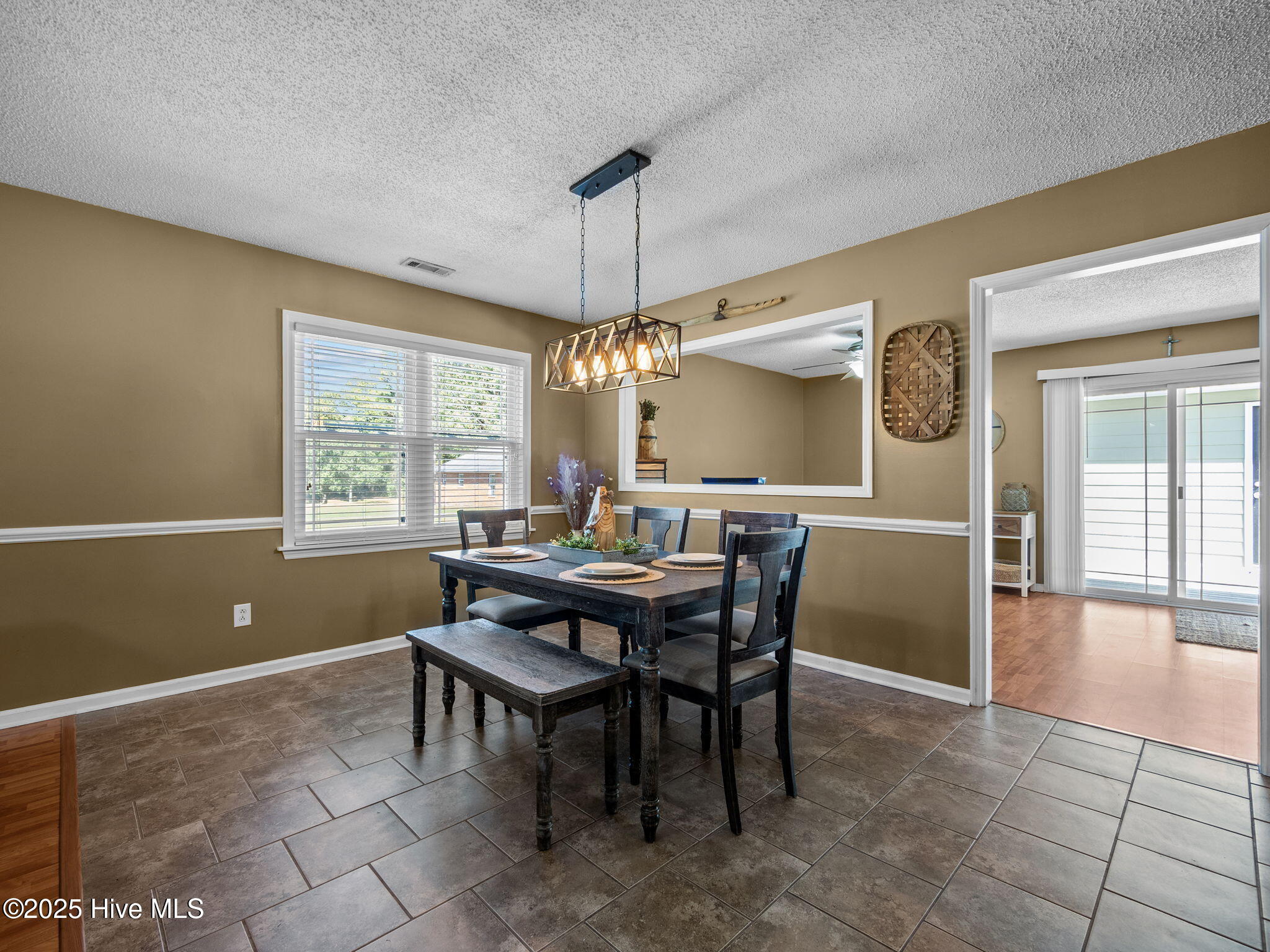 344 Riggs Road Hubert, NC 28539 - Photo 14 of 31 Plenty of space for a large table