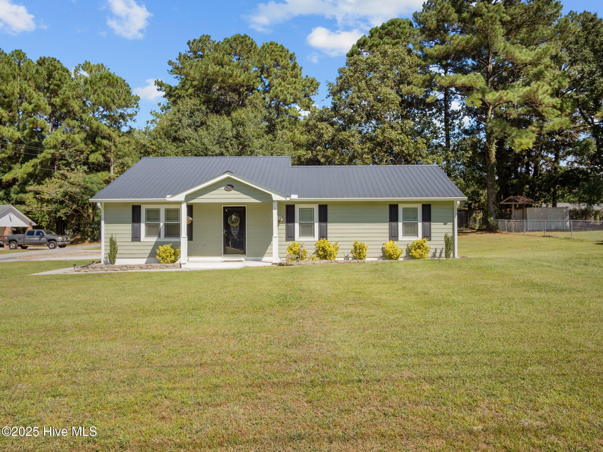 344 Riggs Road Hubert, NC 28539 - Photo 3 of 31 Front Exterior