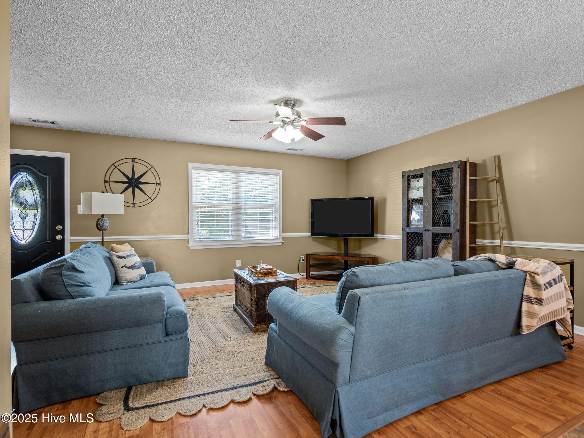 344 Riggs Road Hubert, NC 28539 - Photo 7 of 31 Living Room