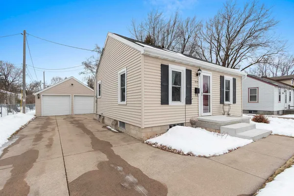 $182,900 | 1815 North Ullman Street, Appleton, WI 54911