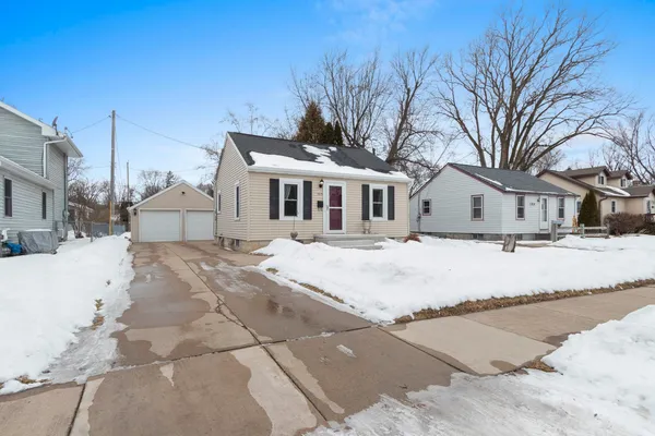 $182,900 | 1815 North Ullman Street, Appleton, WI 54911