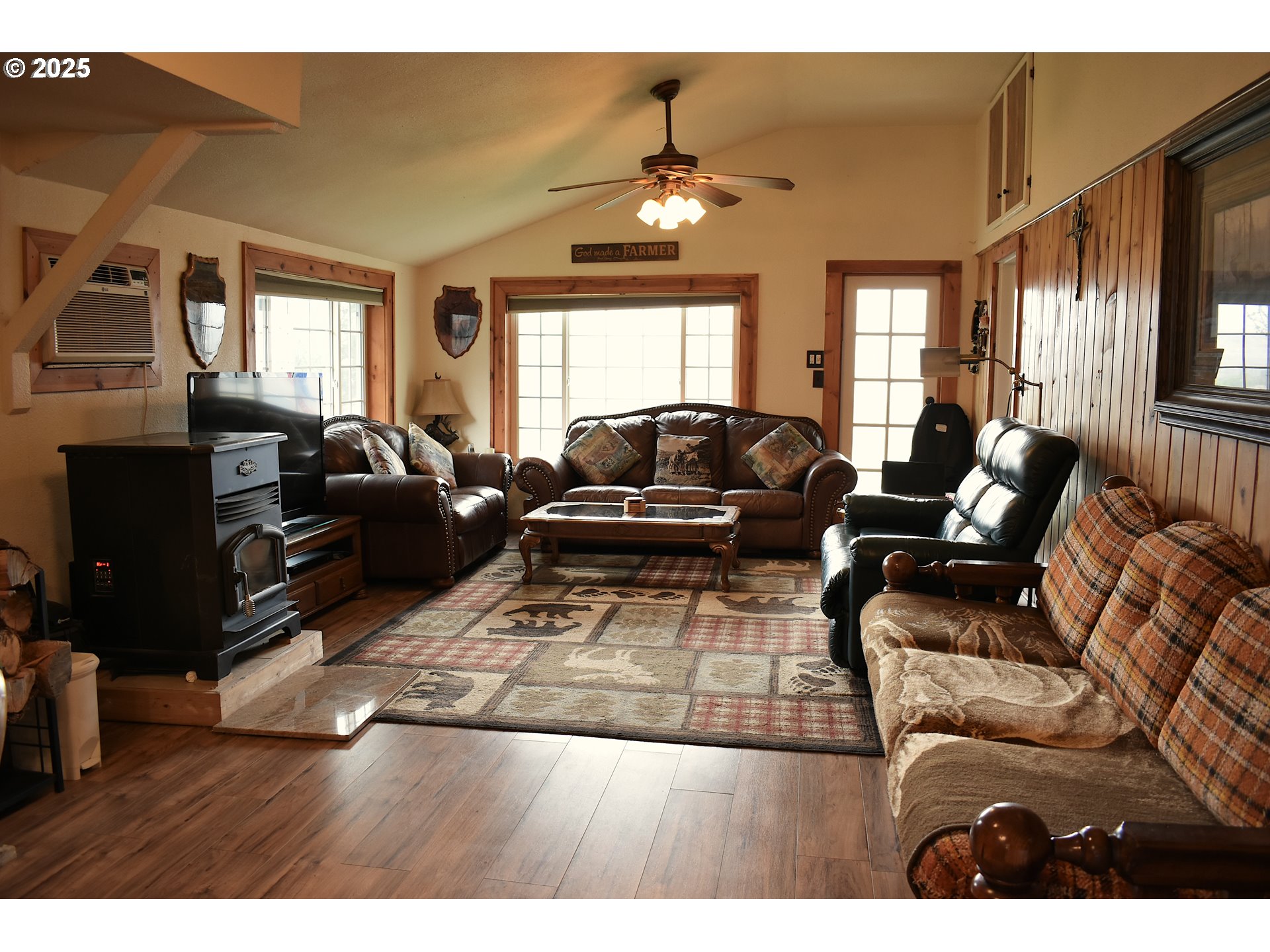 40300 Kahler Basin Road Spray, OR 97874 - Photo 17 of 26 a living room with furniture and a wooden floor