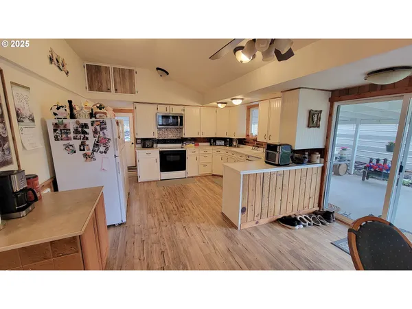 $895,000 | 40300 Kahler Basin Road, Spray, OR 97874