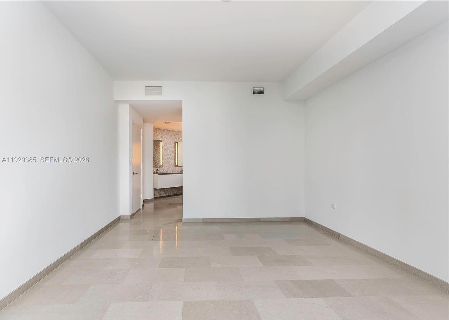 88 Southwest 7th Street, Unit 2501 Miami, FL 33130 - Photo 12 of 38 a view of an empty room