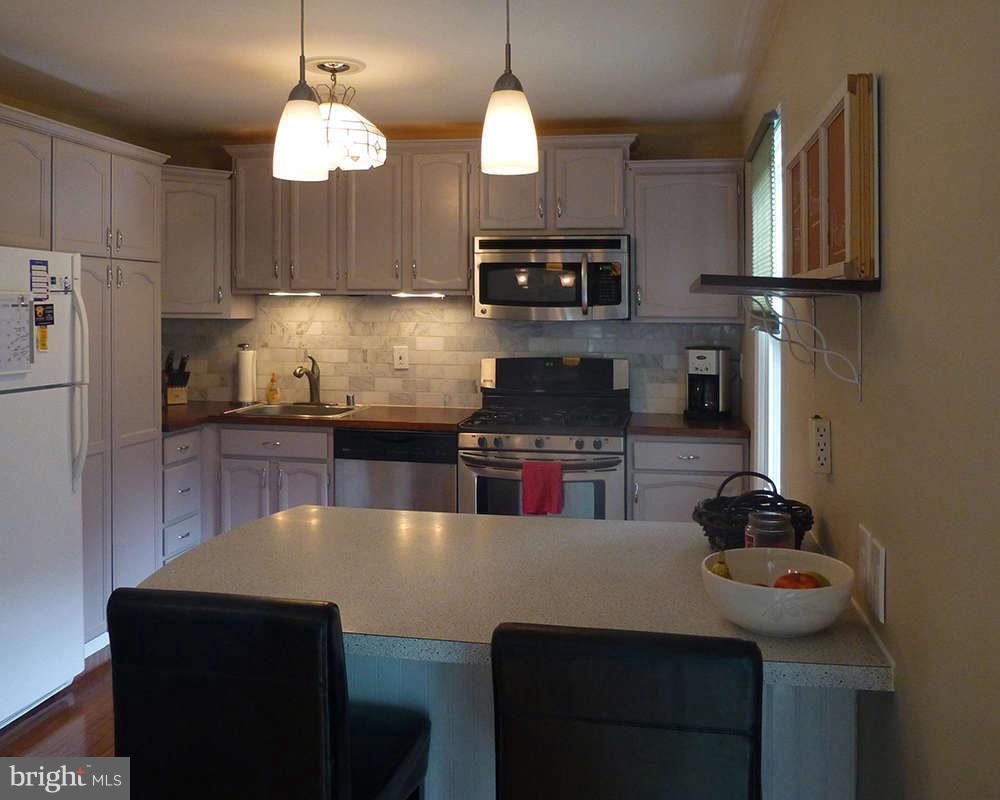 8455 Kitchener Drive Springfield, VA 22153 - Photo 3 of 23 Kitchen