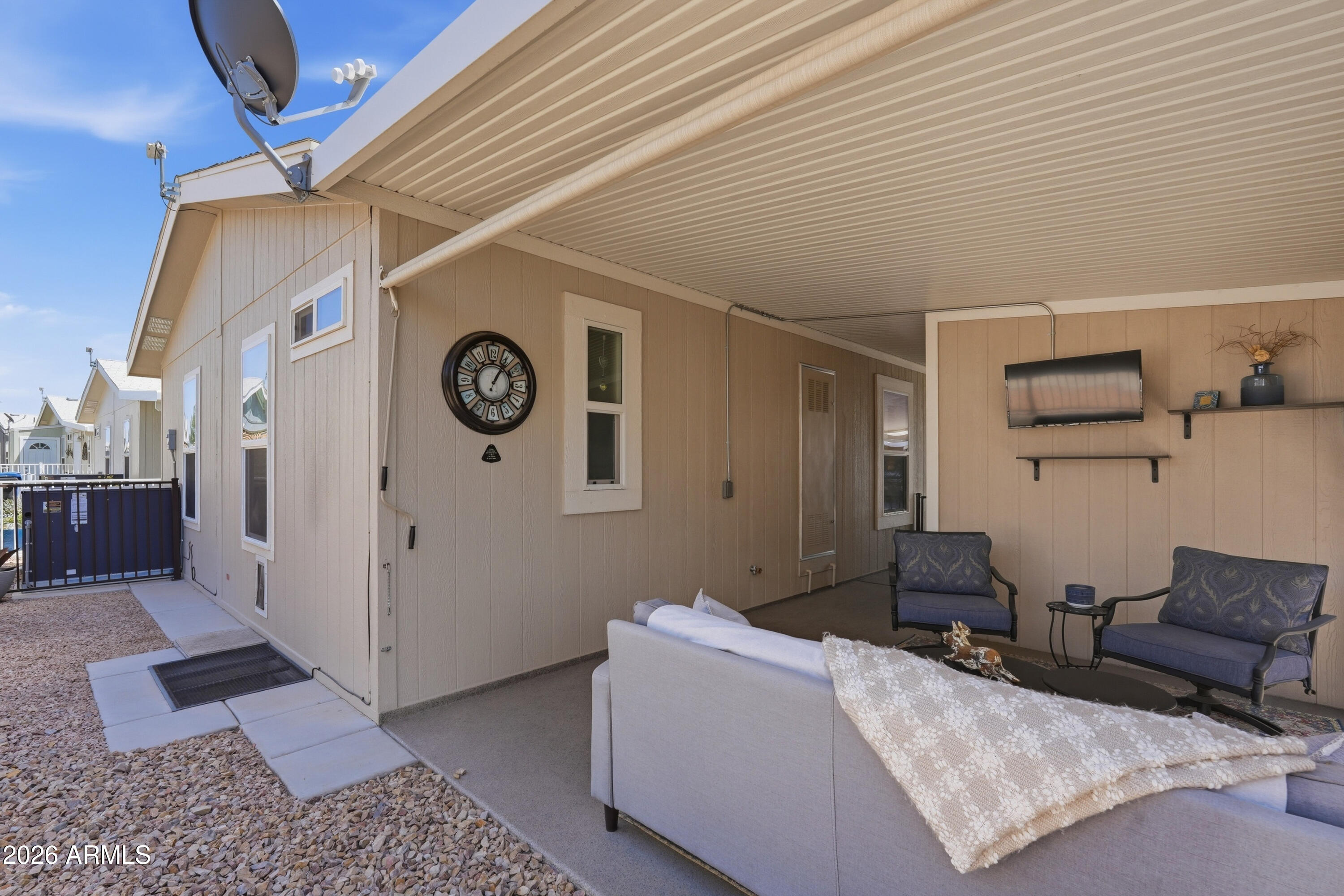 650 North Hawes Road, Unit 3318 Mesa, AZ 85207 - Photo 30 of 56 Furnished back patio