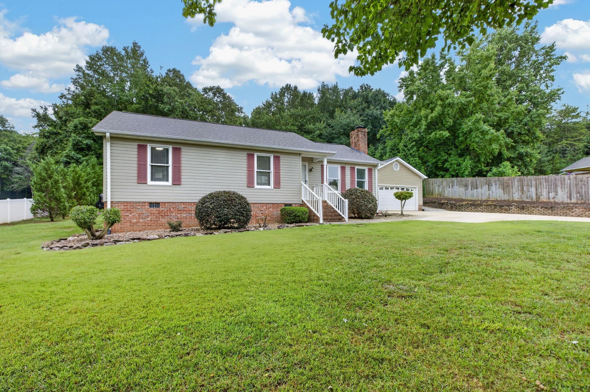 3572 Brown Road Greer, SC 29651 - Photo 7 of 37 Gallery Image 7