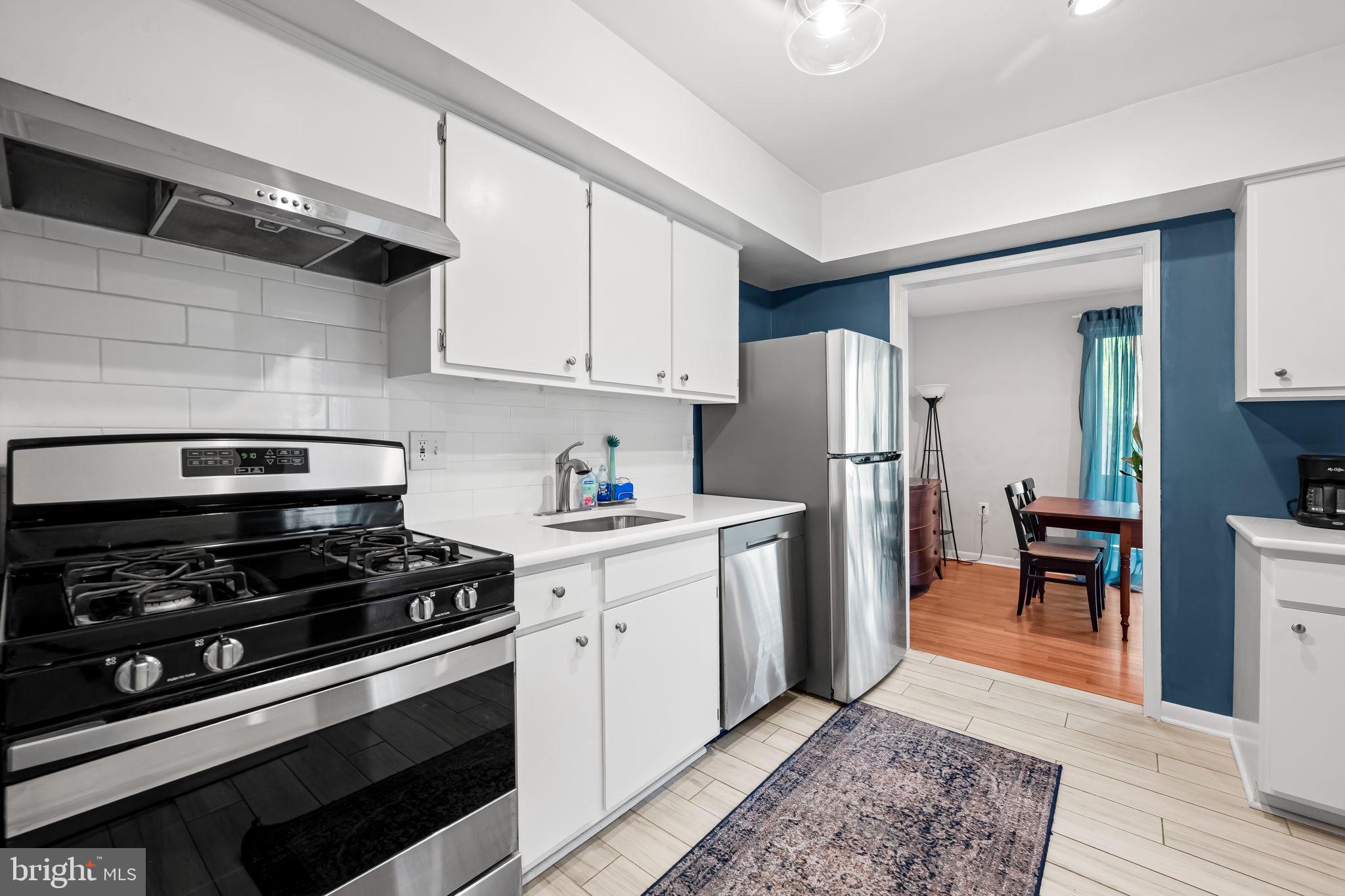 121 Cross Keys Road, Unit R121D Baltimore, MD 21210 - Photo 13 of 36 kitchen