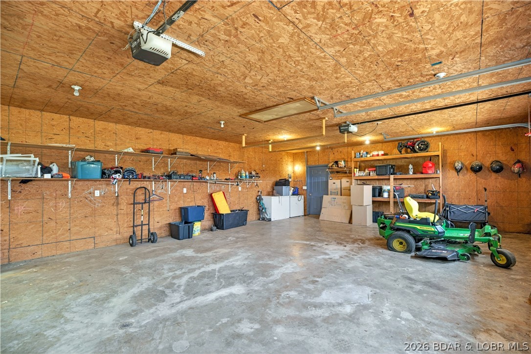 132 Hunters Ridge Road Camdenton, MO 65020 - Photo 31 of 44 Attached 3 Car Garage