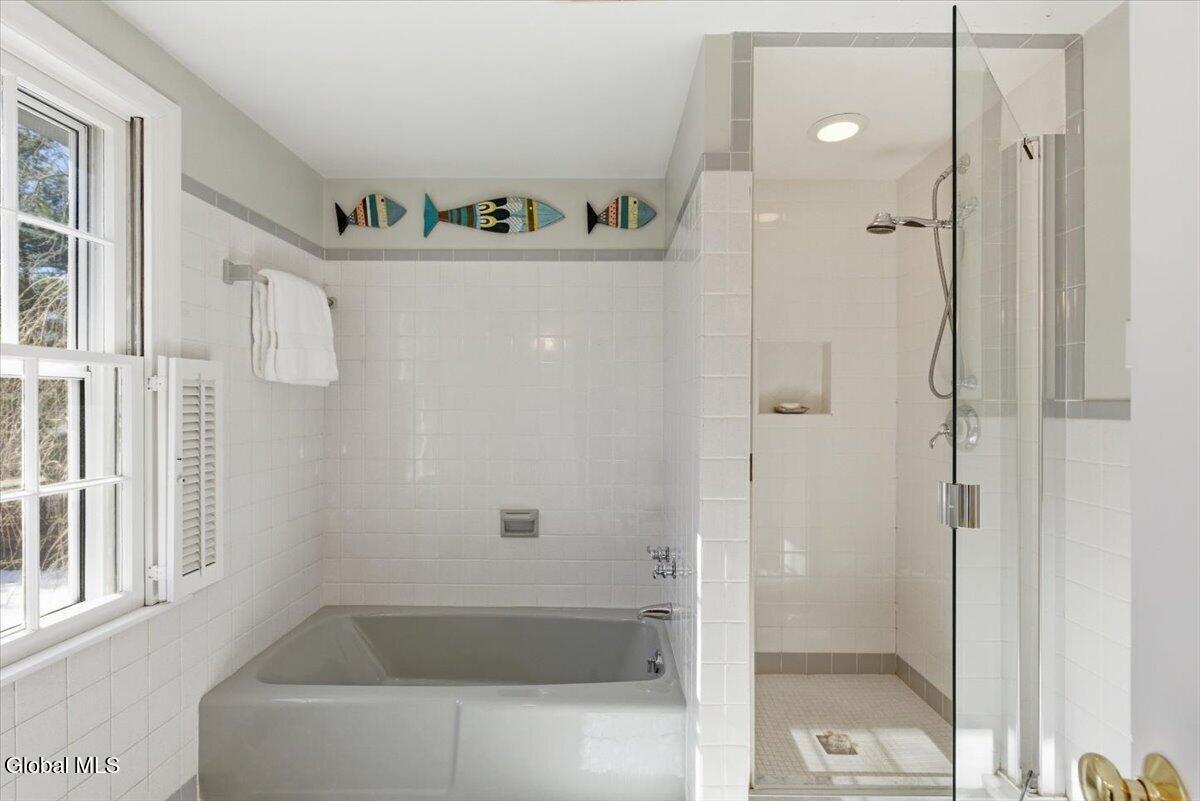 27 Wexford Road Bethlehem, NY 12054 - Photo 37 of 79 48-043_MW2_3930