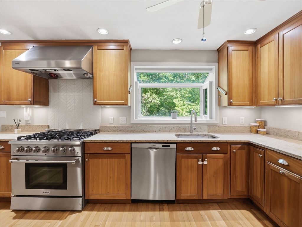 62 Juniper Road Andover, MA 01810 - Photo 8 of 38