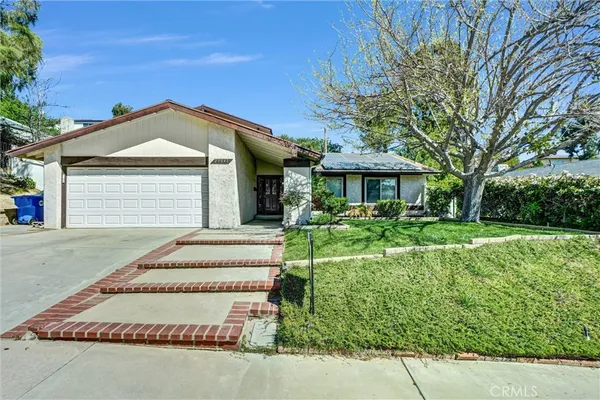 $799,950 | 23041 Posada Drive, Valencia, CA 91354