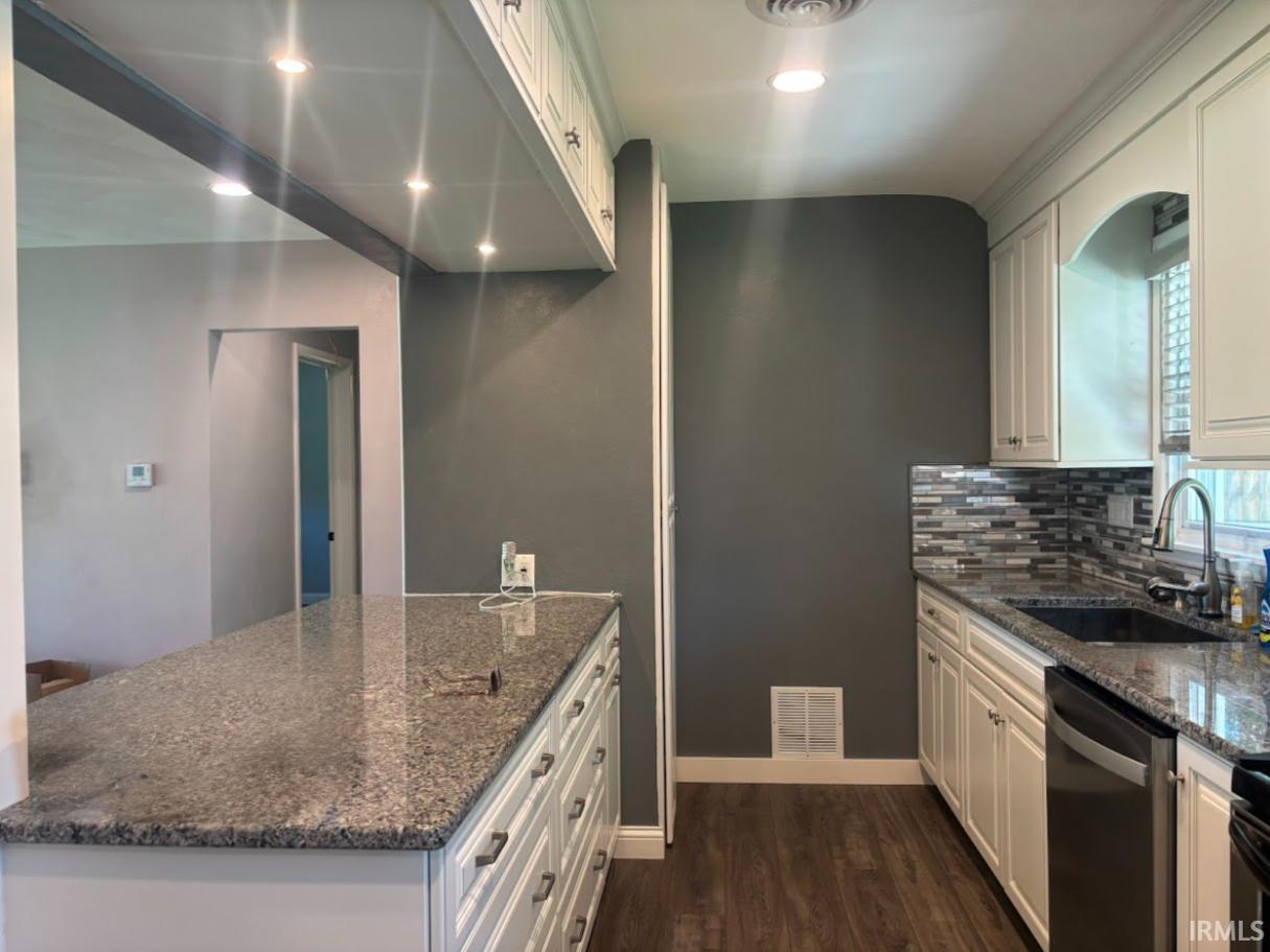 4 Maple Court, Unit 1 Washington, IN 47501 - Photo 4 of 18