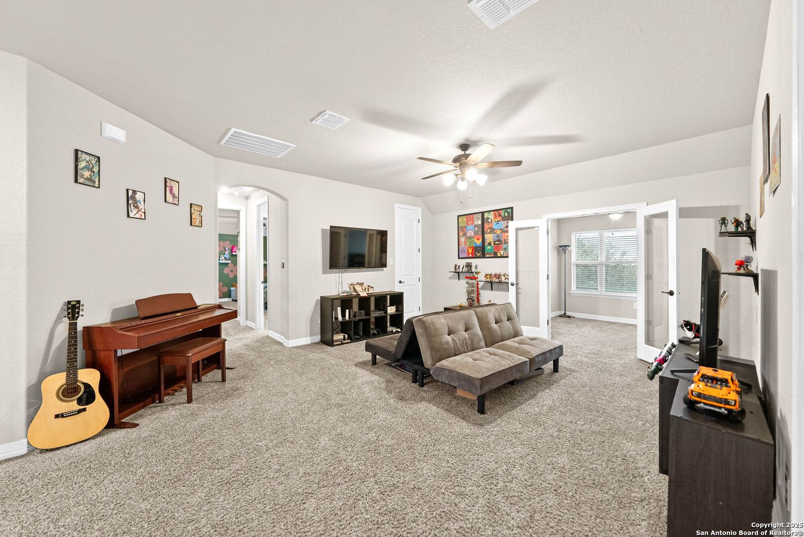 288 Lilly Bluff Castroville, TX 78009 - Photo 15 of 88