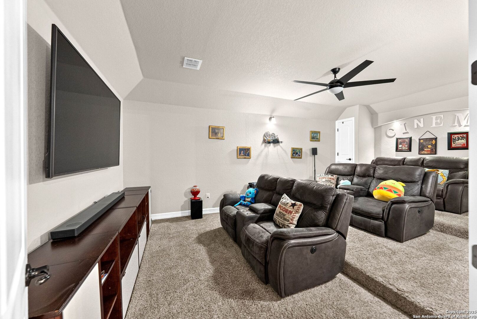 288 Lilly Bluff Castroville, TX 78009 - Photo 20 of 88