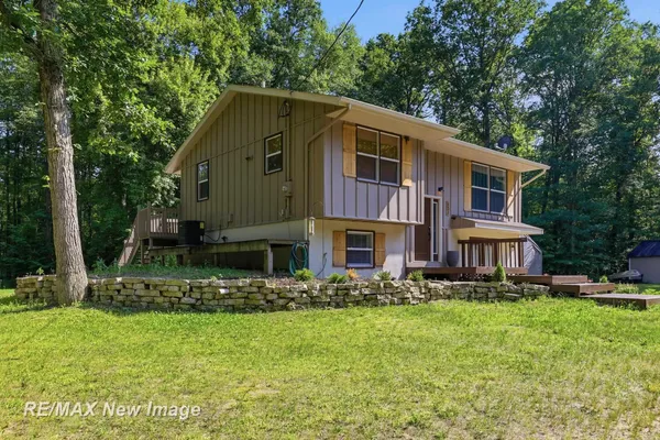 $275,000 | 133 North Magruder Road, Shepherd, MI 48883