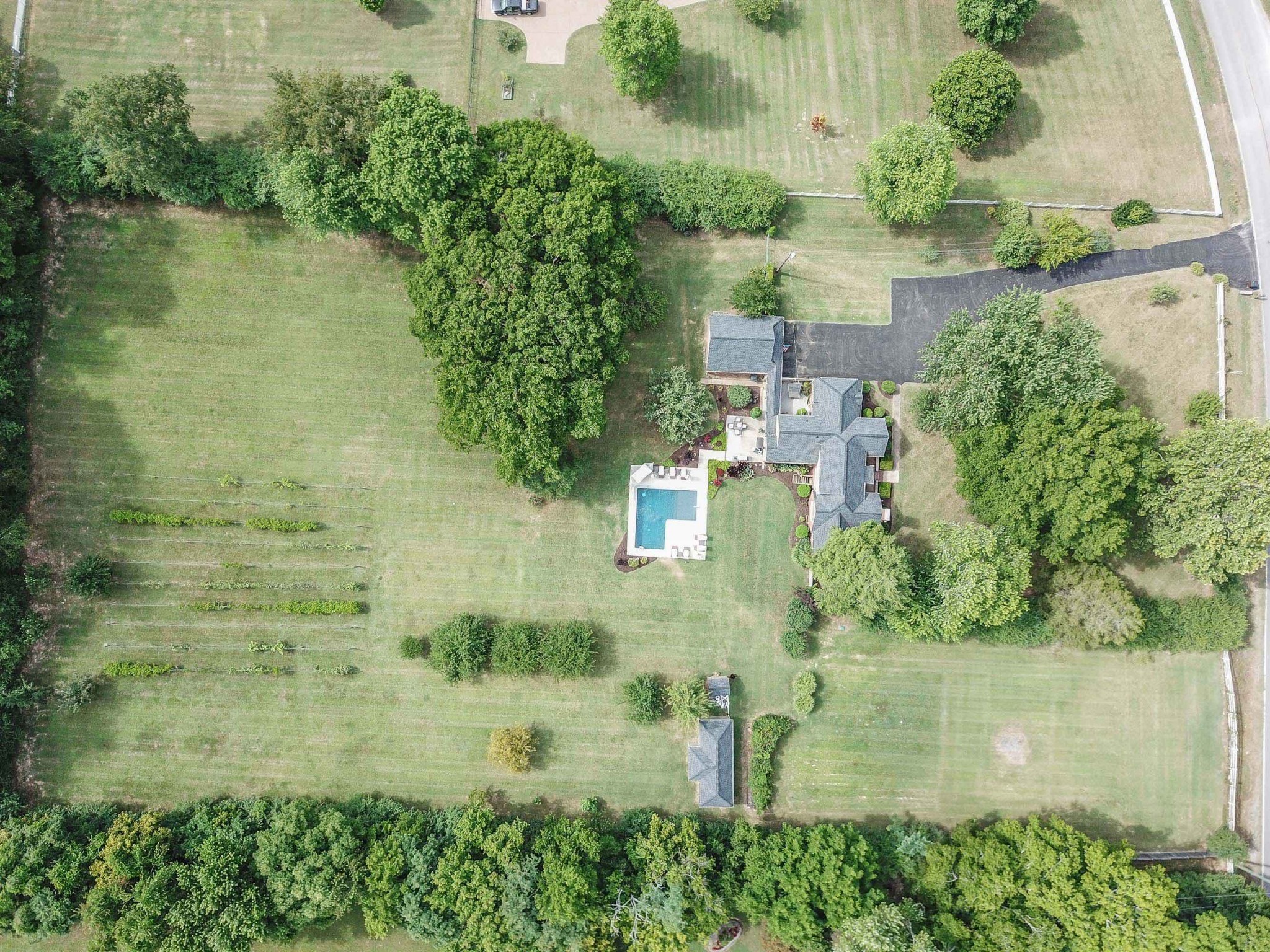 2027 Neelys Bend Road Madison, TN 37115 - Photo 18 of 48 Gallery Image 18