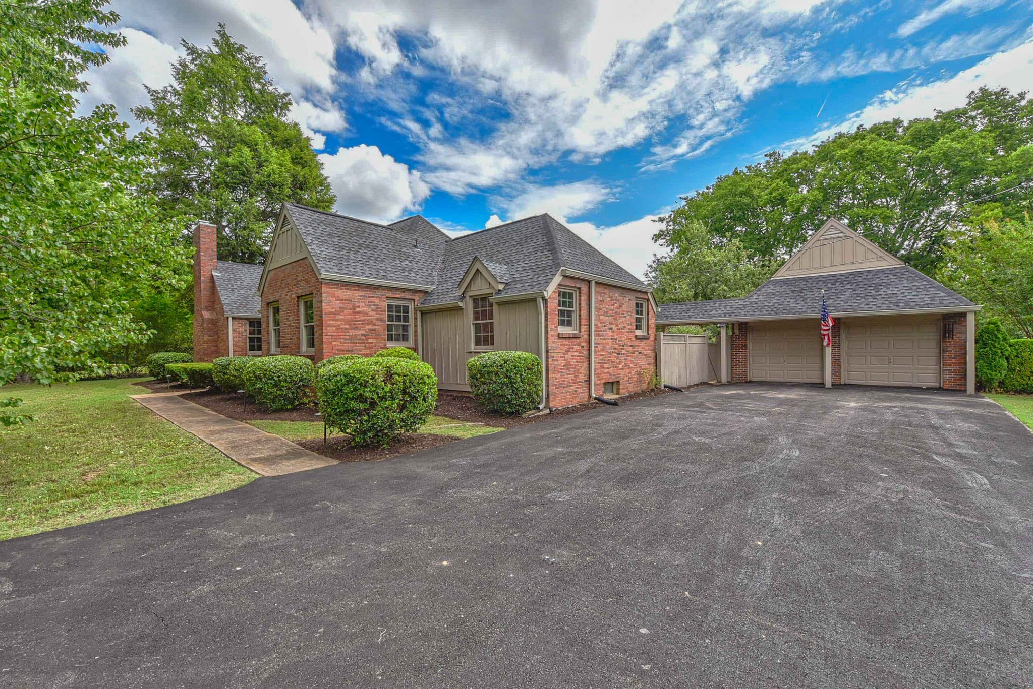 2027 Neelys Bend Road Madison, TN 37115 - Photo 9 of 48 Gallery Image 9