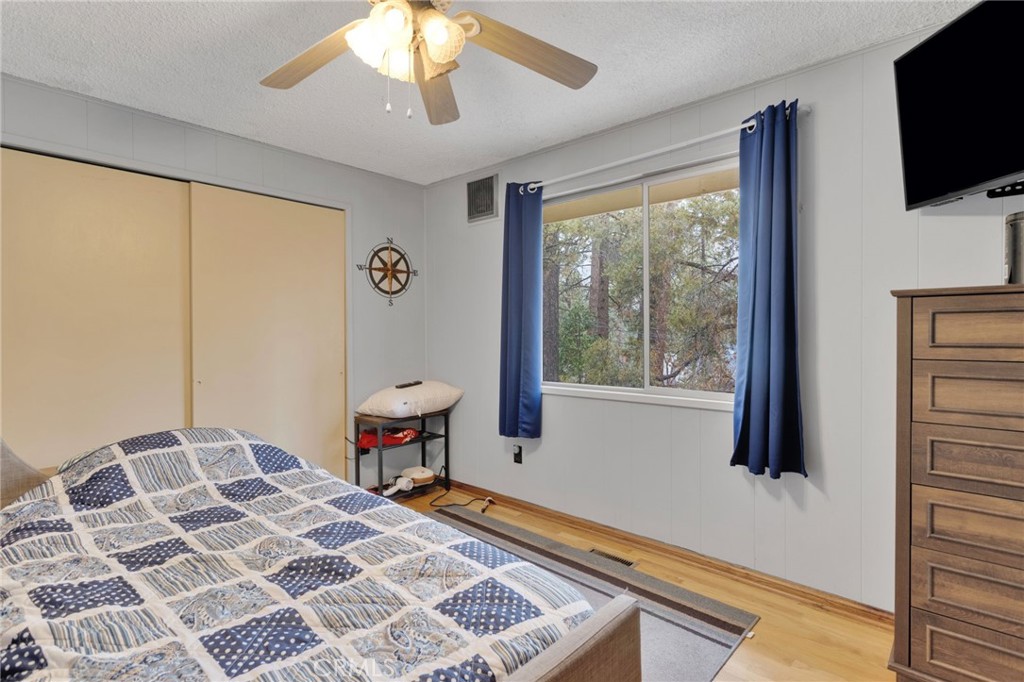 2046 Thrush Road Wrightwood, CA 92397 - Photo 29 of 44