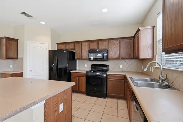$289,900 | 12621 Waynespur Lane, Elgin, TX 78621