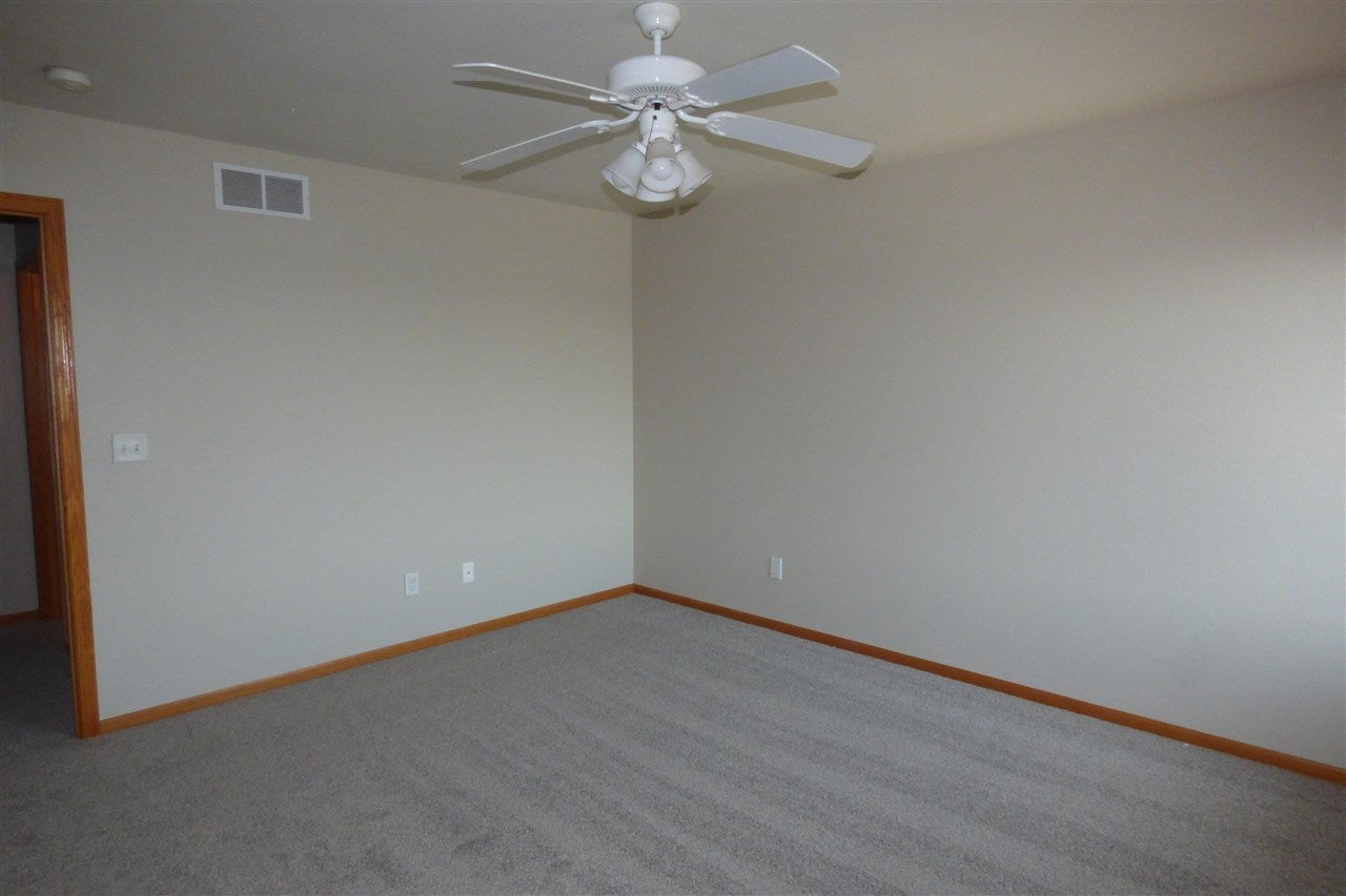 254 Camden Road Iowa City, IA 52245 - Photo 14 of 20 Gallery Image 14